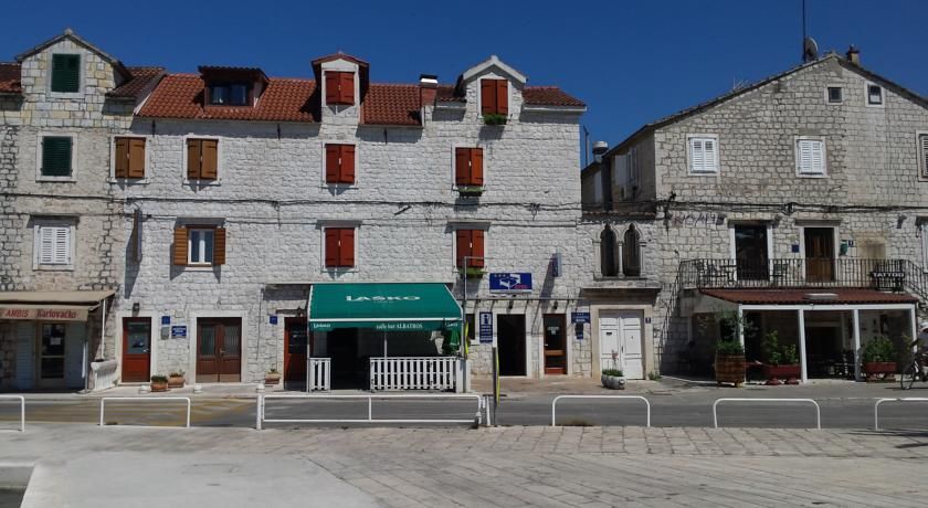 Apartments Riva in Trogir